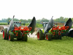klik voor groter (507x383) Claas met kuilverdeler en contragewicht